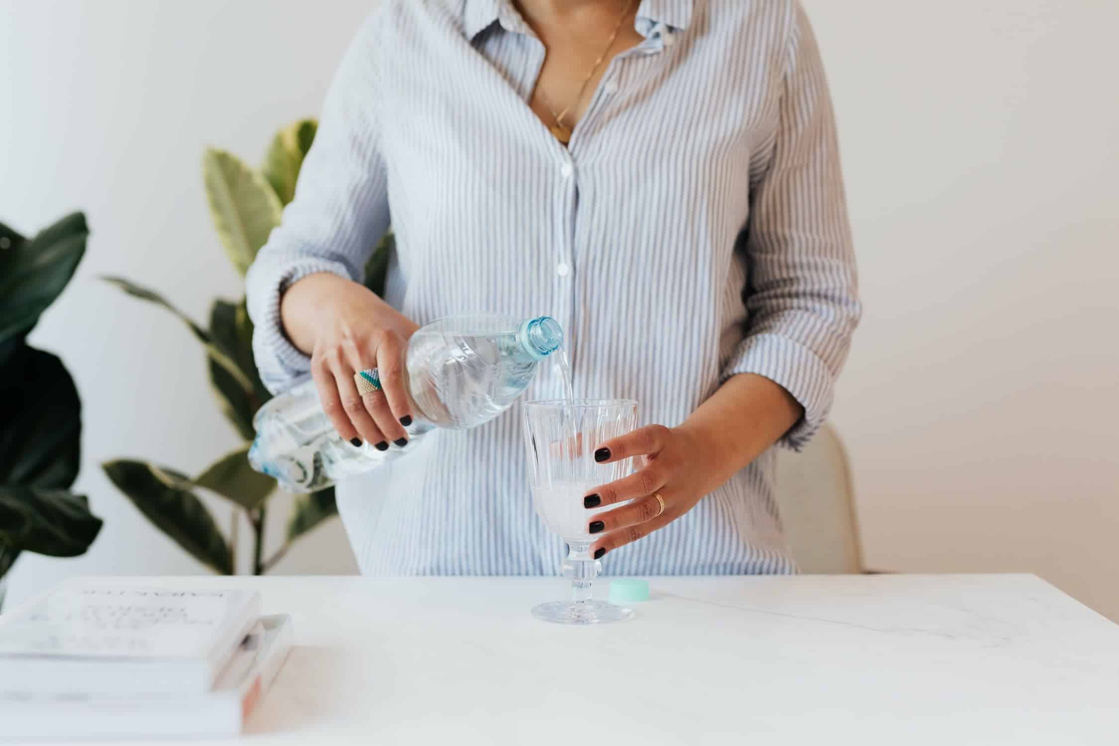 10 razões para Hidratar-se: a importância de beber água para a saúde<span class=